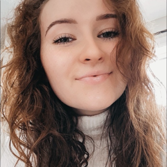 Meet your Posher, Danielle - Picture 1 of 1